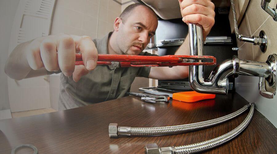 Expert burst pipe repair services in De Mossville, KY